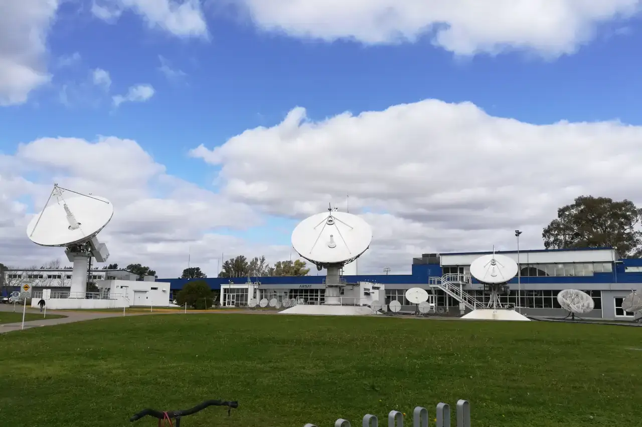 Cómo la IA fortalece la infraestructura de las telecomunicaciones